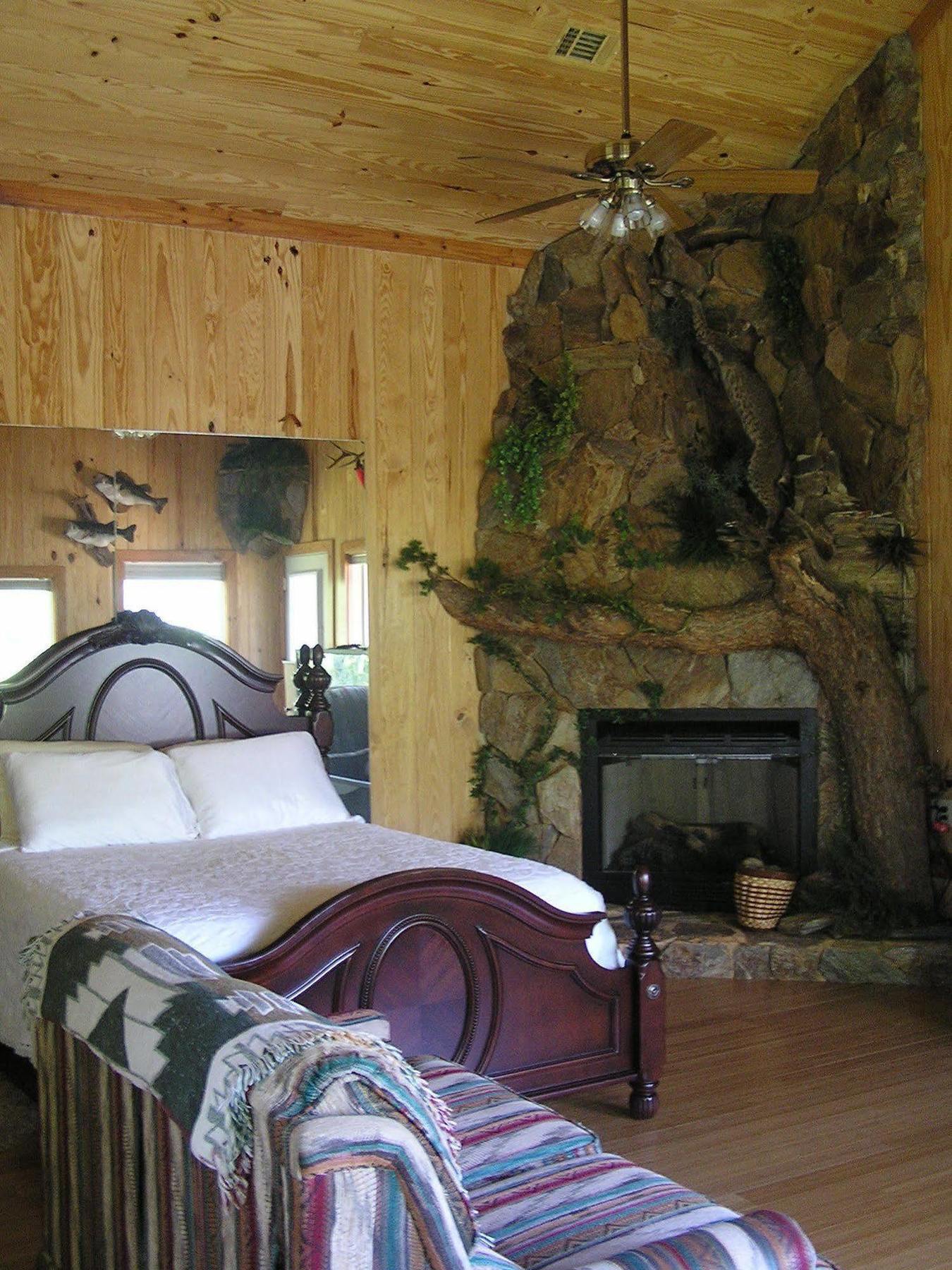 Shalom House Bed And Breakfast Тифтон Стая снимка